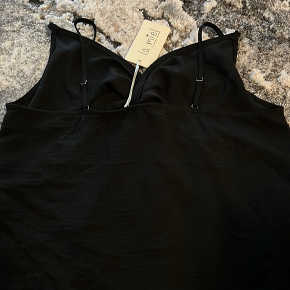 La Miel twist front top, black, size L NWT! - Picture 5 of 6